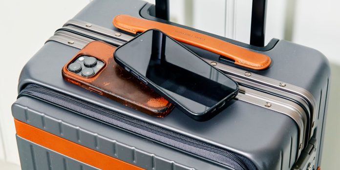 Phones de brûleur pour les voyages et comment sécuriser vos appareils
