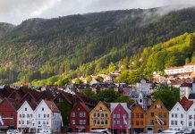 La Norvège pour introduire la taxe touristique au milieu des chiffres records des visiteurs et des préoccupations sur les surépasses
