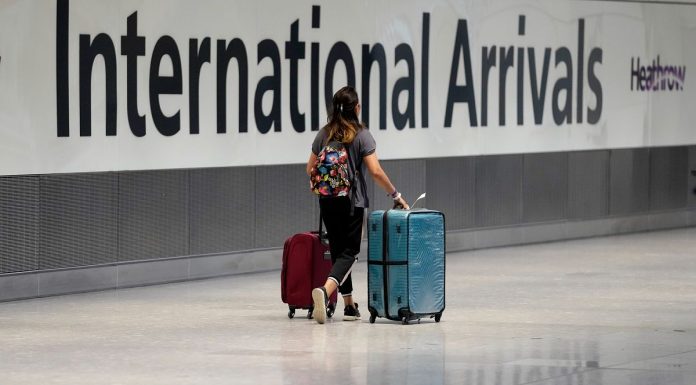 Les ascenseurs britanniques interdisent le transporteur du drapeau du Pakistan après l'amélioration des normes de sécurité, dit diplomate
