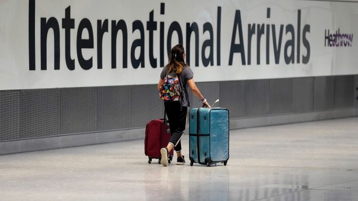 Les ascenseurs britanniques interdisent le transporteur du drapeau du Pakistan après l'amélioration des normes de sécurité, dit diplomate
