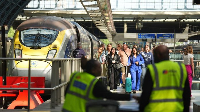 Lancement de l'EES: Les passagers d'Eurostar seront-ils invités à une assurance médicale à la frontière?
