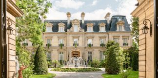 21 Best Boutique + Luxury Hotels à Paris pour réserver
