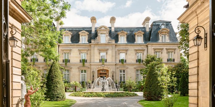 21 Best Boutique + Luxury Hotels à Paris pour réserver 21 Best Boutique + Luxury Hotels à Paris pour réserver