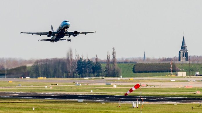 La grève en Belgique la semaine prochaine affectera des milliers de voyageurs alors que deux grands aéroports arrêtent leurs vols
