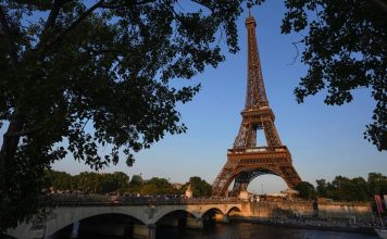 Paris va-t-il vraiment démolir la Tour Eiffel l'année prochaine ? La vérité derrière les affirmations virales Paris va-t-il vraiment démolir la Tour Eiffel l'année prochaine ? La vérité derrière les affirmations virales