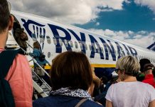 Ryanair n'acceptera que des laissez-passer numériques à partir de novembre. Voici ce que les voyageurs doivent savoir
