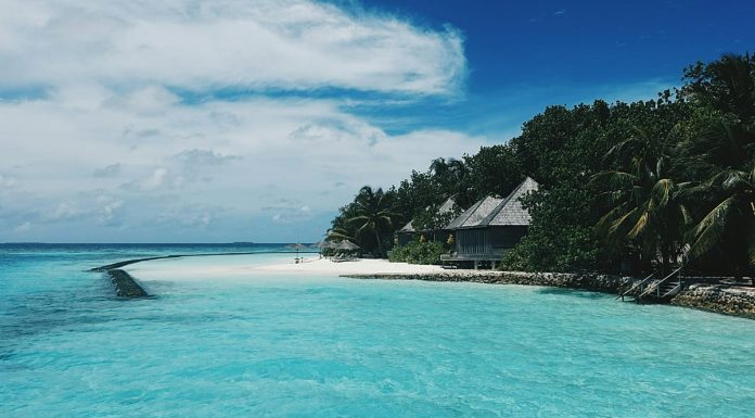 Les Maldives interdisent de fumer à tous les jeunes, y compris les touristes. Voici ce que les voyageurs doivent savoir
