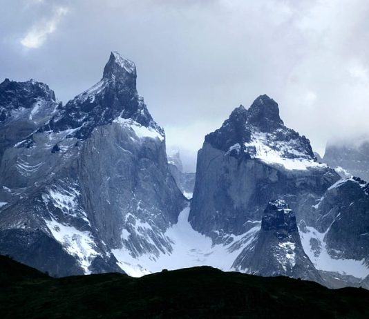 Les décès lors de randonnées en Patagonie soulèvent des questions urgentes sur la sécurité dans le parc national Torres del Paine
