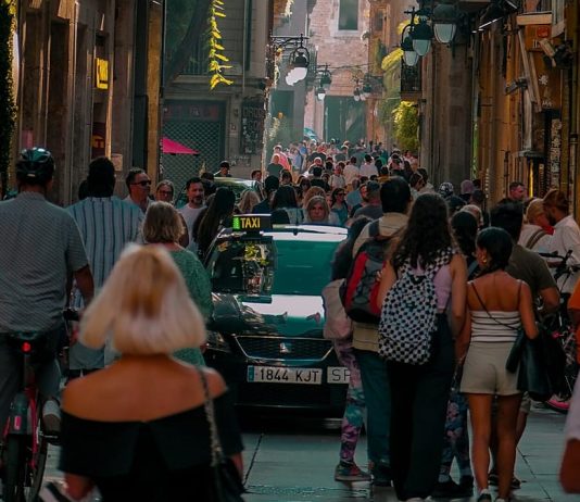 L'Espagne inflige une amende de 65 millions d'euros à Airbnb : pourquoi le gouvernement réprime les locations illégales
