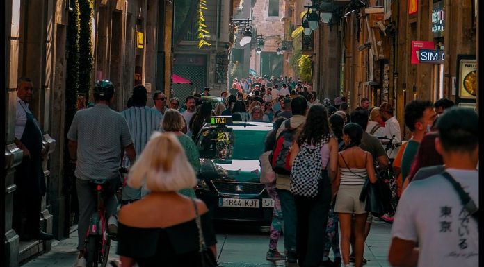 L'Espagne inflige une amende de 65 millions d'euros à Airbnb : pourquoi le gouvernement réprime les locations illégales
