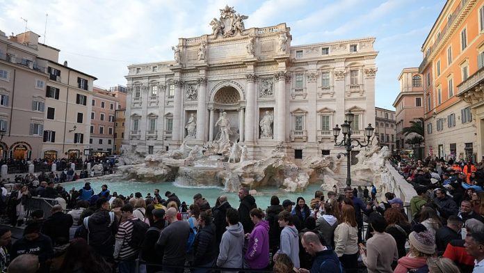 L'année prochaine, les touristes romains devront payer pour s'approcher de la fontaine de Trevi
