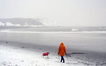 Ferries, aéroports et trains : le chaos des voyages se profile alors que le Royaume-Uni et la France se préparent à la tempête Goretti
