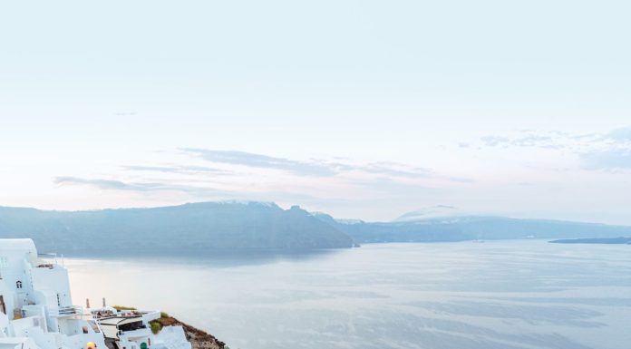 Guide de voyage à Santorin – World of Wanderlust Guide de voyage à Santorin - World of Wanderlust