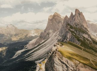 Les Jeux olympiques d'hiver augmenteront la pression sur les Dolomites trop touristiques, préviennent les résidents locaux
