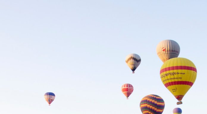 Montgolfière en Cappadoce, Turquie Montgolfière en Cappadoce, Turquie