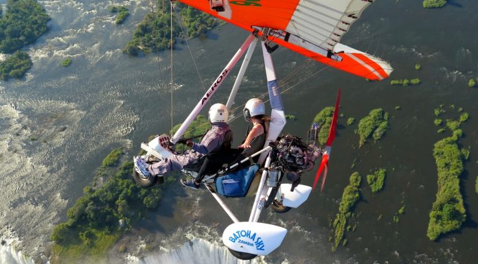 Survoler les chutes Victoria en ULM brooke