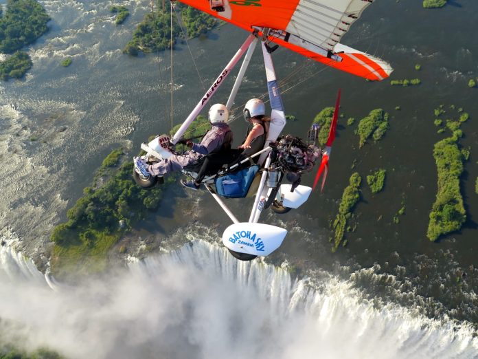 Survoler les chutes Victoria en ULM brooke