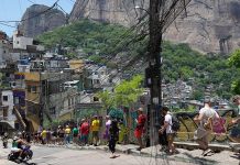 « Territoire stigmatisé » : pourquoi les touristes ont abandonné les attractions « chics » de Rio pour ces favelas
