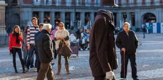 Lumières, caméra, action : comment le tourisme en avion stimule l'économie de Madrid
