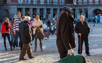 Lumières, caméra, action : comment le tourisme en avion stimule l'économie de Madrid
