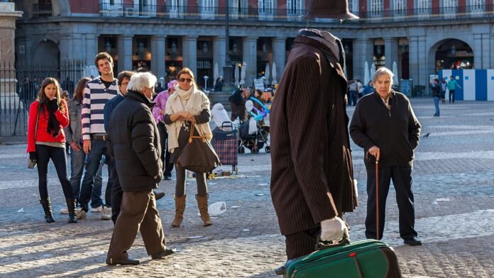 Lumières, caméra, action : comment le tourisme en avion stimule l'économie de Madrid
